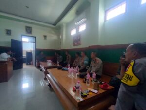 mbminvestigasi.com | Jaga Sinergitas dan Kondusifitas Wilayah, Kapolsek Tarokan Sambangi Pemerintah Desa Bulusari