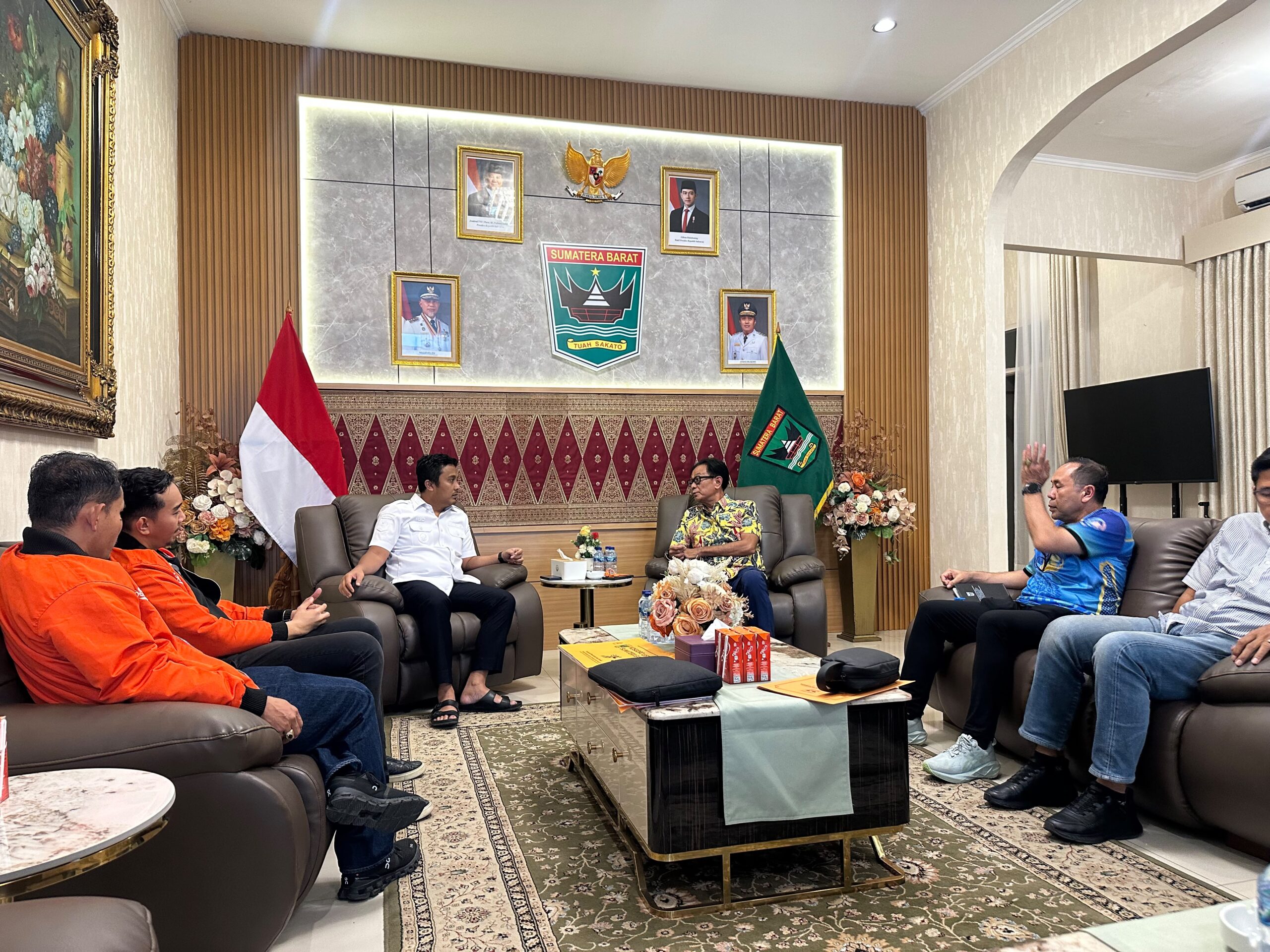 mbminvestigasi.com | Audiensi Wagub Vasco, Kasgoro 1957 Sumbar Dukung Penuh Revitalisasi GOR Agus Salim Jadi Pusat Olahraga Modern