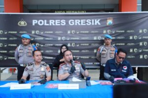 mbminvestigasi.com | Polres Gresik Bongkar Peredaran Narkoba Sistem Ranjau, Dua Kurir Sabu Diamankan