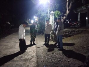 mbminvestigasi.com | Serka Puryanto Bekali Linmas dan Lanjut Patroli Malam, Wujud Nyata Sinergi Menjaga Keamanan Kismantoro