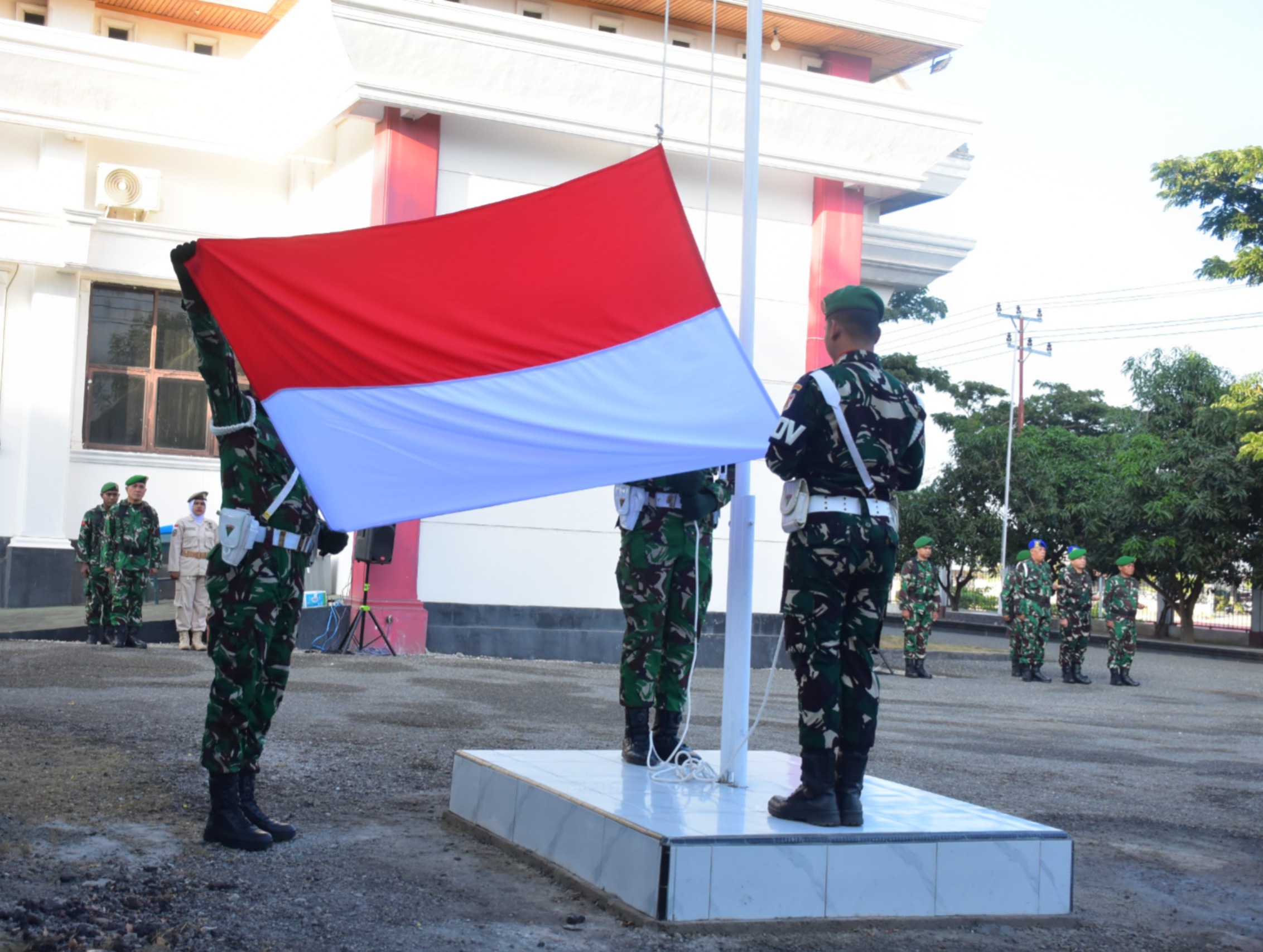 mbminvestigasi.com | Korem 132/TDL Gelar Upacara Mingguan, Tingkatkan Disiplin dan Profesionalisme Prajurit