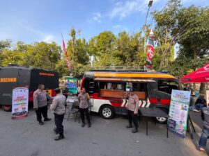 mbminvestigasi.com | Pojok Kamtibmas Polres Ngawi Hadir di Pasar Krompol Ajak Warga Jaga Kamtibmas