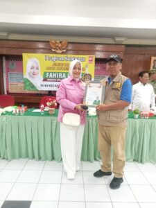 mbminvestigasi.com | Fahira Idris lanjutkan Program Santunan Jumat Berkah di kelurahan Pondok Kelapa Duren Sawit Jakarta Timur
