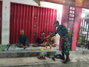 mbminvestigasi.com | Patroli Malam Selogiri: TNI Cek KDKMP dan Titik Keramaian, Pastikan Wilayah Tetap Aman