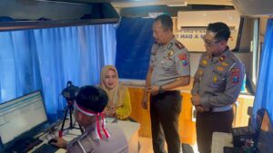 mbminvestigasi.com | Sambut Hari Kemerdekaan RI ke - 81 Polresta Sidoarjo Hadirkan Layanan SIM Keliling 24 Jam Selama 17 Hari Non Stop mbminvestigasi.com | Sambut Hari Kemerdekaan RI ke - 81 Polresta Sidoarjo Hadirkan Layanan SIM Keliling 24 Jam Selama 17 Hari Non Stop