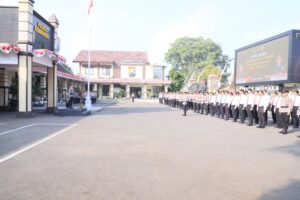 mbminvestigasi.com | Kapolres Kediri Kota: Kenaikan Pangkat Pengabdian Bukti Loyalitas dan Integritas Anggota mbminvestigasi.com | Kapolres Kediri Kota: Kenaikan Pangkat Pengabdian Bukti Loyalitas dan Integritas Anggota