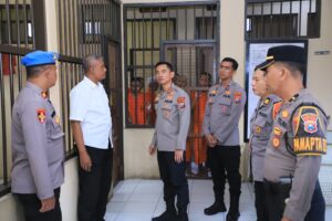 mbminvestigasi.com | Kapolres Kediri Kota Cek Rutan, Beri Motivasi Tahanan dan Tekankan SOP Penjagaan