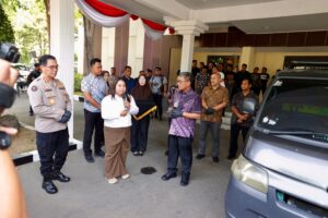 mbminvestigasi.com | Polda Jatim Kembalikan Mobil dan Motor Hasil Ungkap Kasus Curanmor kepada Para Korban Tanpa Biaya mbminvestigasi.com | Polda Jatim Kembalikan Mobil dan Motor Hasil Ungkap Kasus Curanmor kepada Para Korban Tanpa Biaya