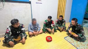 mbminvestigasi.com | Pendekatan Humanis Satgas Pamtas RI-Malaysia Yonarmed19/Bogani Berbuah Hasil, Warga Perbatasan Sukarela Serahkan 1 Kg Sisik Trenggiling
