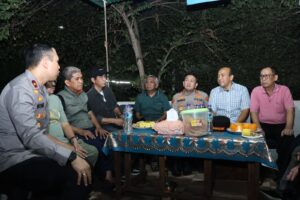 mbminvestigasi.com | Jaga Jakarta On The Spot, Kapolres Metro Jakarta Barat Kombes Pol Nasriadi Serap Aspirasi Warga Kelurahan Tangki
