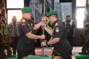 mbminvestigasi.com | Pimpin Sertijab dan Alih Kodal Tiga Yonif, Kasad Tekankan Penguatan Organisasi TNI AD