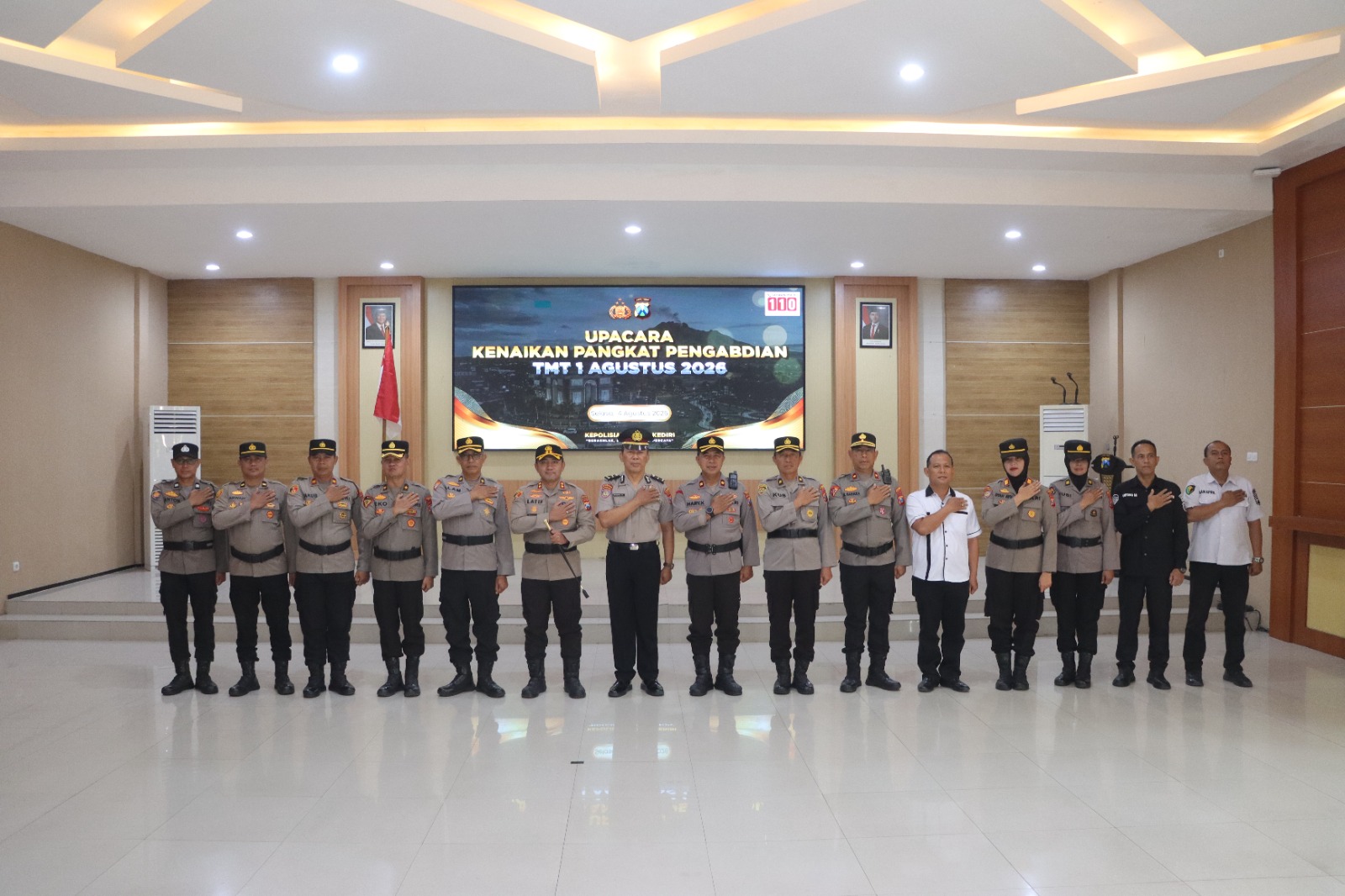 mbminvestigasi.com | Dedikasi Berbuah Penghargaan, Aiptu Mustari Resmi Sandang Pangkat Ipda mbminvestigasi.com | Dedikasi Berbuah Penghargaan, Aiptu Mustari Resmi Sandang Pangkat Ipda