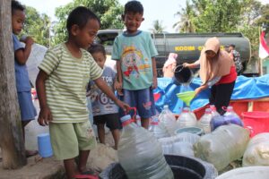 mbminvestigasi.com | Kemarau Melanda Boyolali Utara, Kodim 0724 Salurkan Enam Tangki Air Bersih Bantu Ratusan KK