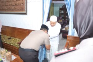 mbminvestigasi.com | Bangun Sinergi Sejak Awal Bertugas, Kapolres Kediri Temui Ulama dan Bupati mbminvestigasi.com | Bangun Sinergi Sejak Awal Bertugas, Kapolres Kediri Temui Ulama dan Bupati