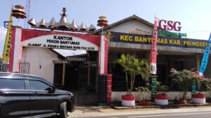 mbminvestigasi.com | Kakon Banyumas Protes Keras: Pemasangan Plang ‘Misterius’ di Rumah Sumarsono Diduga Ilegal, Wasino: Kami Dilewati dan Tak Dilibatkan