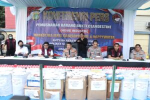 mbminvestigasi.com | Polres Metro Jakarta Barat Musnahkan Bahan Baku Narkotika 1,1 Ton Carisoprodol, Selamatkan 3,5 Juta Jiwa