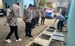 mbminvestigasi.com | Kapolresta Malang Kota Cek Dua SPPG Polri, Pastikan Standar Pemenuhan Gizi dan Pengelolaan Limbah Berjalan Optimal mbminvestigasi.com | Kapolresta Malang Kota Cek Dua SPPG Polri, Pastikan Standar Pemenuhan Gizi dan Pengelolaan Limbah Berjalan Optimal