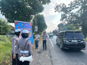 mbminvestigasi.com | Polres Jember Masifkan Edukasi Berkendara Aman di Titik Rawan Kecelakaan