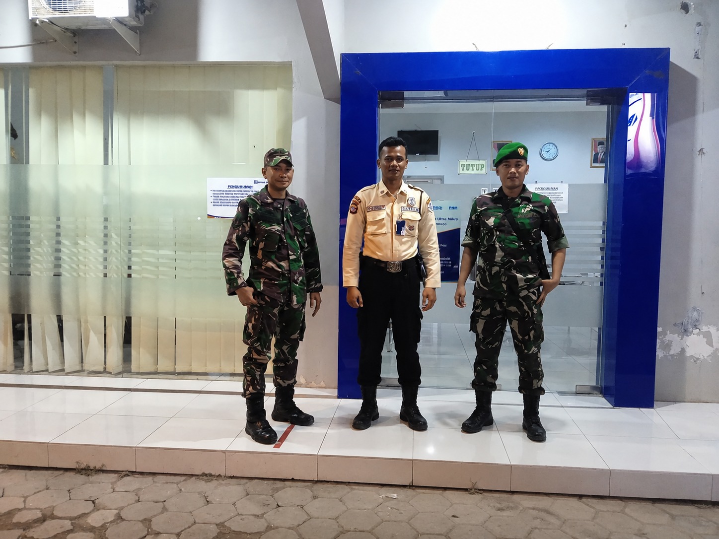 mbminvestigasi.com | Patroli Malam Koramil 07/Tirtomoyo Perkuat Keamanan Wilayah mbminvestigasi.com | Patroli Malam Koramil 07/Tirtomoyo Perkuat Keamanan Wilayah
