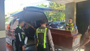 mbminvestigasi.com | DVI Polda Jatim Serahkan Jenazah Kelima Korban KM Mutiara Sentosa II mbminvestigasi.com | DVI Polda Jatim Serahkan Jenazah Kelima Korban KM Mutiara Sentosa II