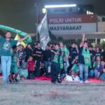 mbminvestigasi.com | Polda Jatim Gelar Nobar Final Piala Presiden 2026, Ribuan Bonek Mania Dukung Persebaya dari Lapangan Mapolda