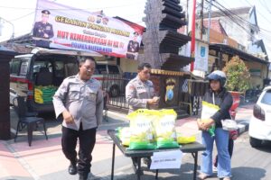 mbminvestigasi.com | Polres Blitar Kota Gelar Gerakan Pangan Murah Sambut HUT Kemerdekaan RI ke-81