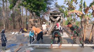 mbminvestigasi.com | Semangat Pantang Menyerah TNI dan Warga Rampungkan Pembangunan Jalan di Desa Bercak mbminvestigasi.com | Semangat Pantang Menyerah TNI dan Warga Rampungkan Pembangunan Jalan di Desa Bercak