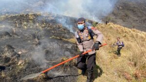 mbminvestigasi.com | Polres Probolinggo Intensifkan Penanganan Karhutla di Lereng Gunung Bromo