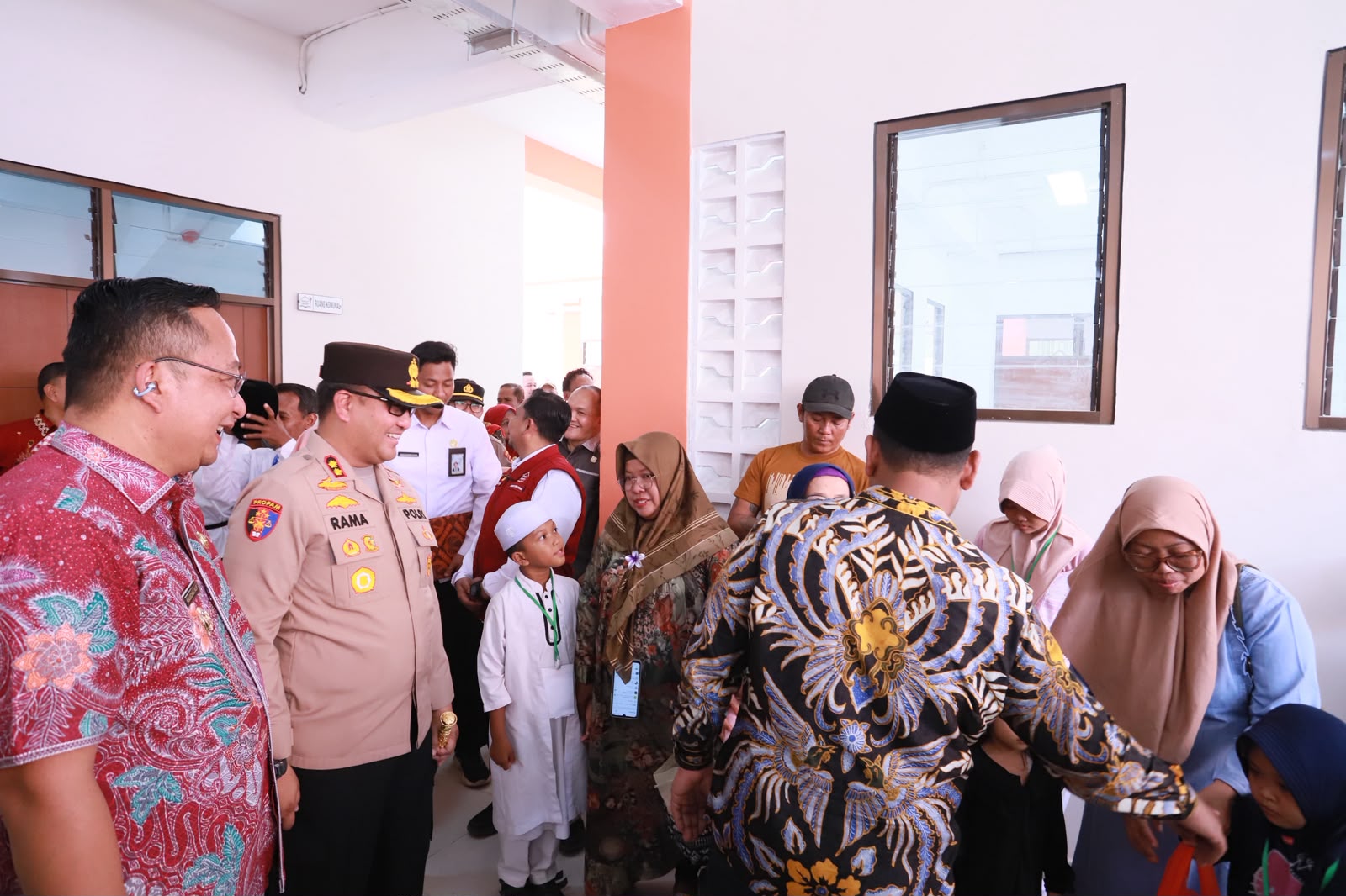 mbminvestigasi.com | Kapolres Gresik Tegaskan Komitmen Polri Dukung Pendidikan Berkualitas mbminvestigasi.com | Kapolres Gresik Tegaskan Komitmen Polri Dukung Pendidikan Berkualitas