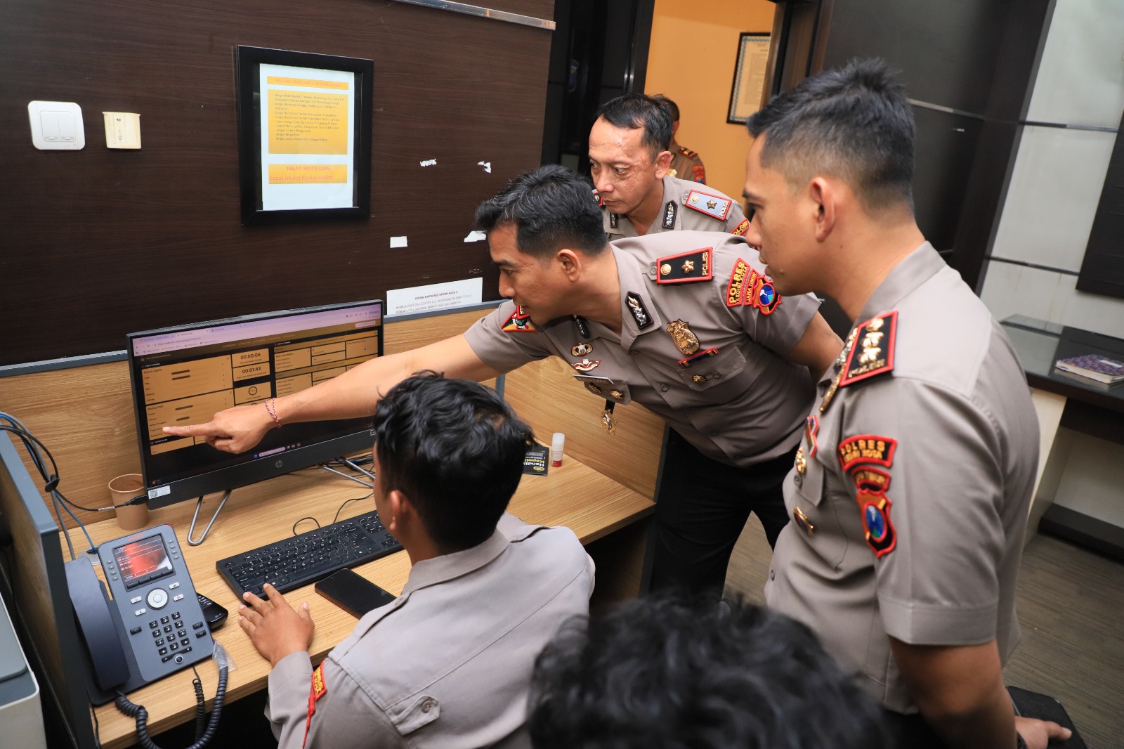 mbminvestigasi.com | Kapolres Kediri Kota Pastikan Kesiapan Personel dan Fasilitas Demi Pelayanan Terbaik untuk Masyarakat mbminvestigasi.com | Kapolres Kediri Kota Pastikan Kesiapan Personel dan Fasilitas Demi Pelayanan Terbaik untuk Masyarakat