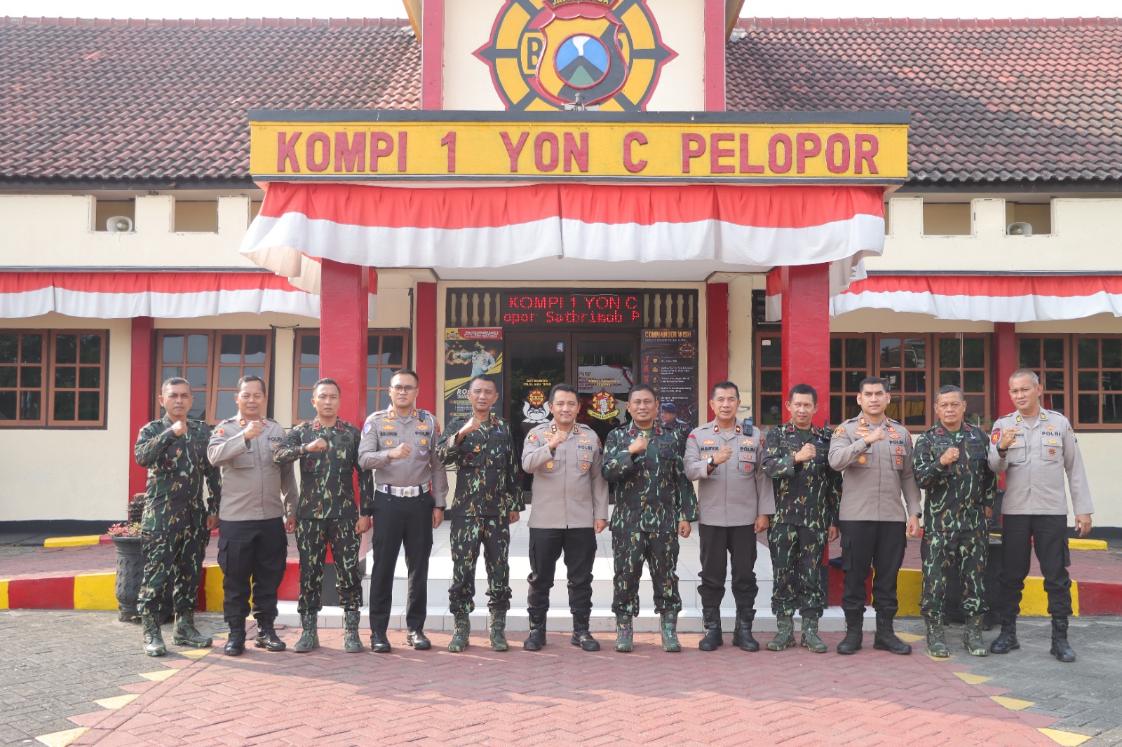 mbminvestigasi.com | Kapolres Kediri Kunjungi Brimob Kompi 1 C, Perkuat Koordinasi Hadapi Dinamika Kamtibmas mbminvestigasi.com | Kapolres Kediri Kunjungi Brimob Kompi 1 C, Perkuat Koordinasi Hadapi Dinamika Kamtibmas