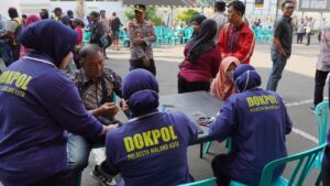 mbminvestigasi.com | Polresta Malang Kota Gelar Bakkes Ajak Warga Makan Bersama dan Periksa Kesehatan Gratis