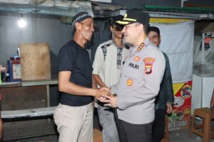 Mbminvestigasi.com | Jaga Jakarta On The Spot, Kapolres Jakbar Sapa Warga Cengkareng dan Serap Aspirasi Kamtibmas