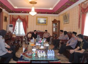 Mbminvestigasi.com | Kapolres Kediri Gandeng FKMT, Perkuat Peran Majelis Taklim di Tengah Masyarakat Mbminvestigasi.com | Kapolres Kediri Gandeng FKMT, Perkuat Peran Majelis Taklim di Tengah Masyarakat