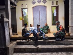 Mbminvestigasi.com | Patroli Malam Babinsa Paranggupito Perkuat Sinergitas dengan Tokoh Masyarakat