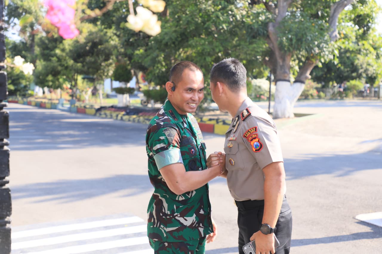 Mbminvestigasi.com | TNI-Polri Kompak, Kapolres Kediri Kota Perkuat Sinergi dengan Yonif 521/DY Mbminvestigasi.com | TNI-Polri Kompak, Kapolres Kediri Kota Perkuat Sinergi dengan Yonif 521/DY