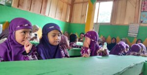 Mbminvestigasi.com | Camat Karya Penggawa Hadiri Serah Terima TK/PAUD Harapan Bunda Pekon Penengahan
