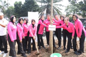 Mbminvestigasi.com | PMJ Merdeka, Kapolres Metro Jakbar Ajak Masyarakat Hijaukan Jakarta Barat