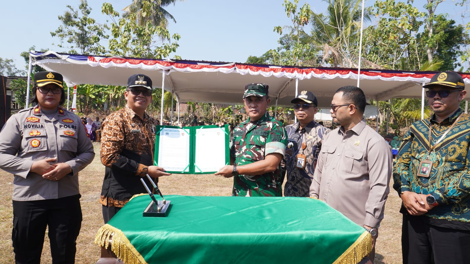 Mbminvestigasi.com | TMMD Sengkuyung Tahap III Boyolali Ditutup, Jalan Beton Jadi Warisan Nyata untuk Warga Bercak Mbminvestigasi.com | TMMD Sengkuyung Tahap III Boyolali Ditutup, Jalan Beton Jadi Warisan Nyata untuk Warga Bercak