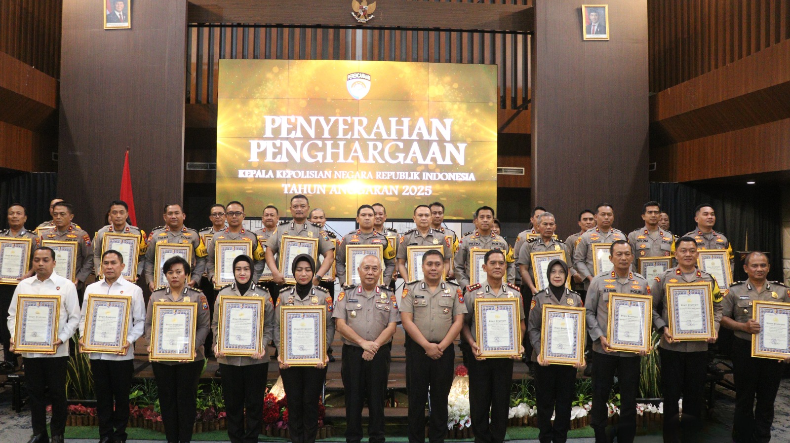 Mbminvestigasi.com | Polres Bojonegoro Torehkan Prestasi, Pelayanan Publik Raih Predikat Prima dari Kapolri