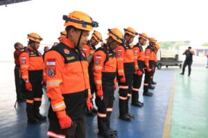 Mbminvestigasi.com | Polri Kembali Kirim Tim SAR dan Bantuan Logistik untuk Percepat Penanganan Gempa NTT