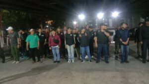 Mbminvestigasi.com | Polsek Tanjung Priok Gelar Apel Gabungan 45 Anggota & Pokdar Kamtibmas di Kolong Jembatan Proyek JIS