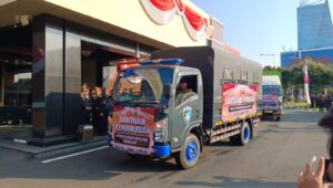 Mbminvestigasi.com | Di Hari Kemerdekaan, Polri Serentak Gerakkan 44 Truk Bantuan untuk Masyarakat Terdampak Gempa Flores