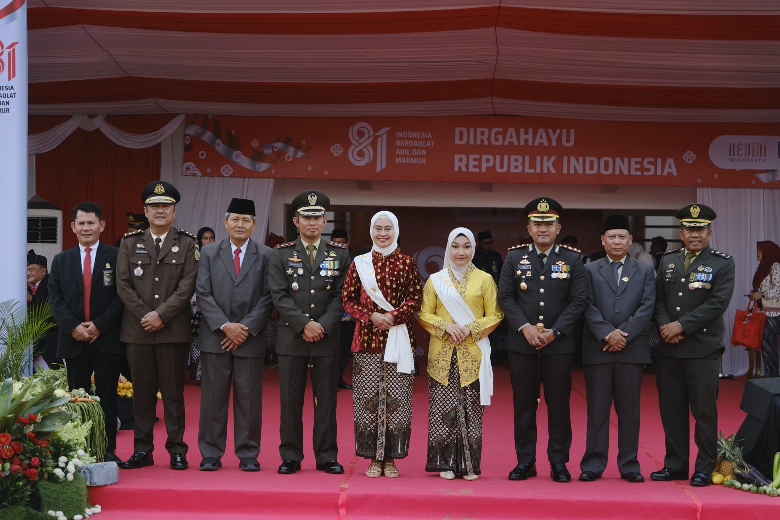 Mbminvestigasi.com | Kapolres Kediri Pimpin Upacara Penurunan Bendera HUT ke-81 RI, Pengabdian Jadi Cara Memaknai Kemerdekaan Mbminvestigasi.com | Kapolres Kediri Pimpin Upacara Penurunan Bendera HUT ke-81 RI, Pengabdian Jadi Cara Memaknai Kemerdekaan