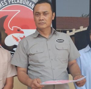 Mbminvestigasi.com | Polres Pelabuhan Tanjung Perak Ungkap Peredaran Narkoba, Satu Tersangka dan 28 Poket Sabu Diamankan