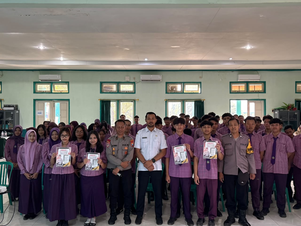 Mbminvestigasi.com | Belajar Cerdas di Era AI, Polres Kediri Kota Ingatkan Pelajar Gunakan Teknologi Secara Bijak Mbminvestigasi.com | Belajar Cerdas di Era AI, Polres Kediri Kota Ingatkan Pelajar Gunakan Teknologi Secara Bijak