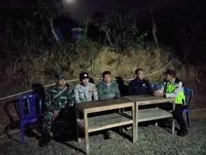 Mbminvestigasi.com | Babinsa Karangtengah Patroli Malam Tingkatkan Pengawasan Guna Cegah Gangguan Kamtibmas