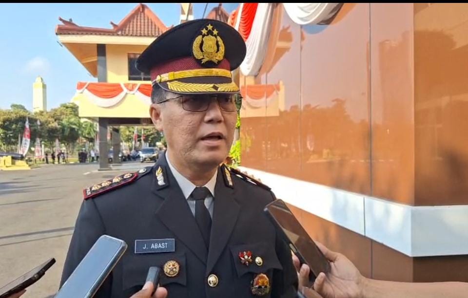 Mbminvestigasi.com | Tim Trauma Healing Polda Jatim Bantu Pulihkan Warga Terdampak Gempa NTT