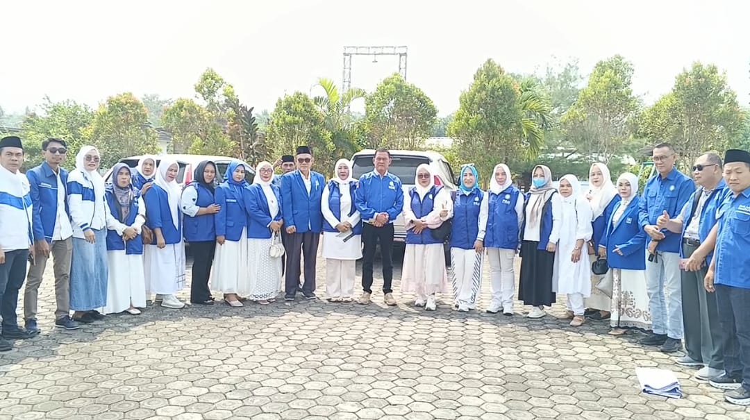 Mbminvestigasi.com | HUT ke-28 PAN, DPD PAN Pesawaran Berbagi Tanah, Sembako dan Santunan Anak Yatim Mbminvestigasi.com | HUT ke-28 PAN, DPD PAN Pesawaran Berbagi Tanah, Sembako dan Santunan Anak Yatim