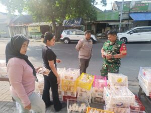 Mbminvestigasi.com | Dukung Usaha UMKM Warga Binaan, Serka Rochani Sambangi Pelaku UMKM Pedagang Roti